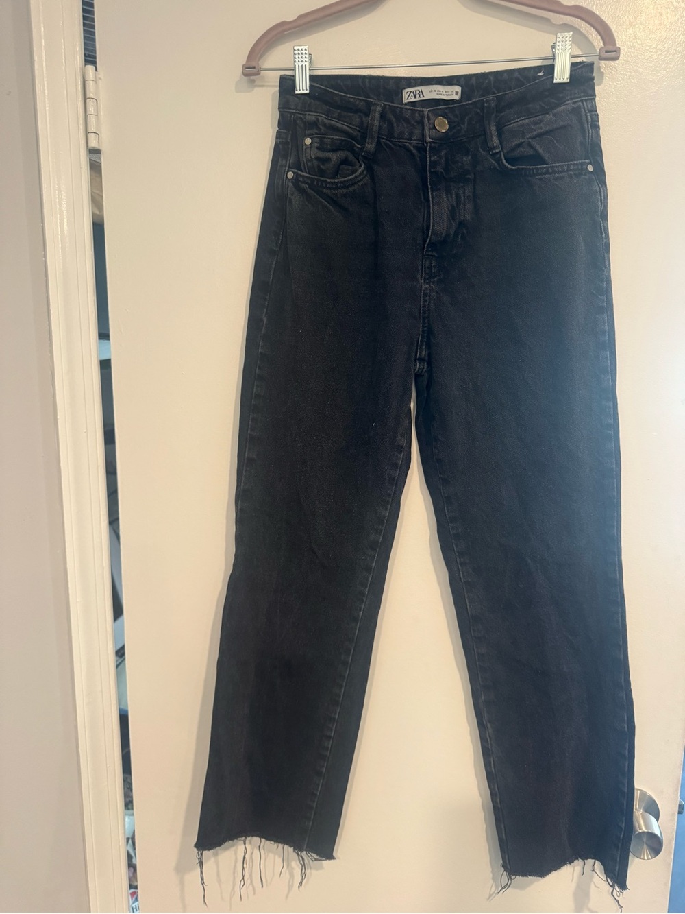 ZARA Black Straight Leg Jeans Women’s Size 4 Classic Denim